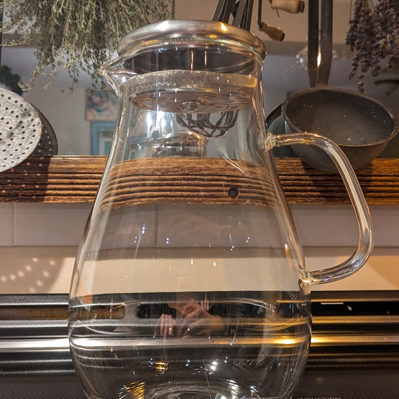 Glass Pitcher with Citrus Design - Picture 2 of 6